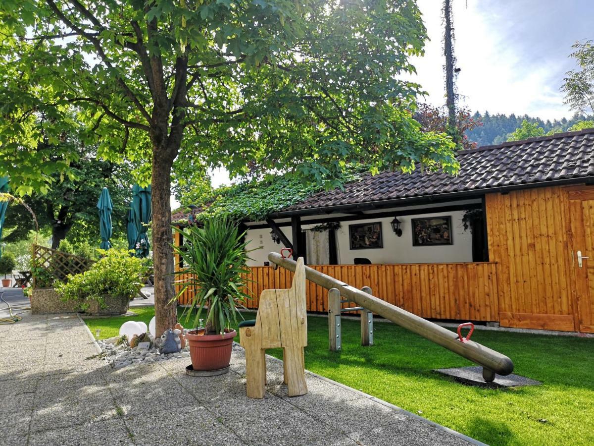 Gasthof Weingrill Friesach  Bagian luar foto